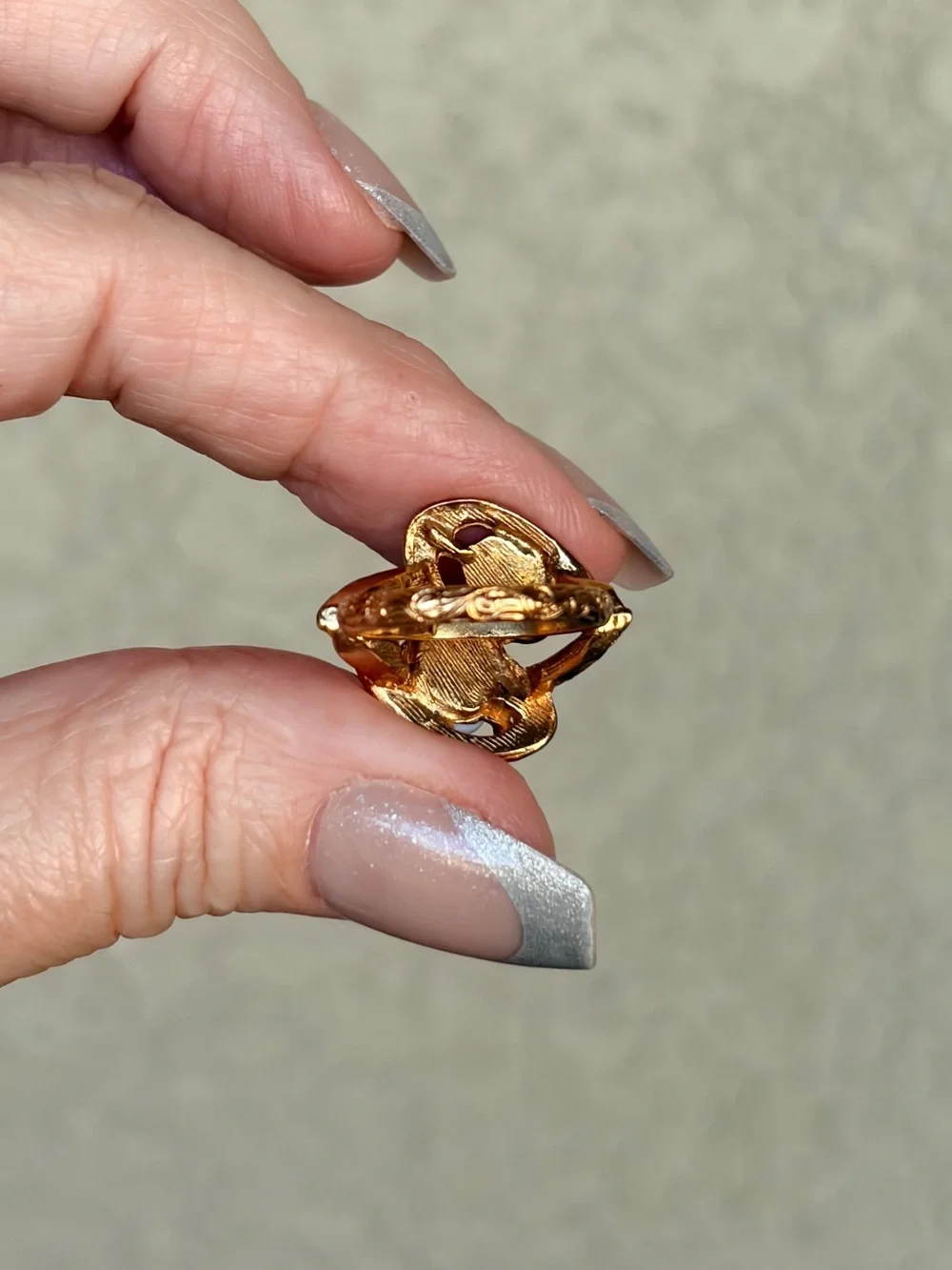 Contemporary Gold-Tone Ring with White Cabochons